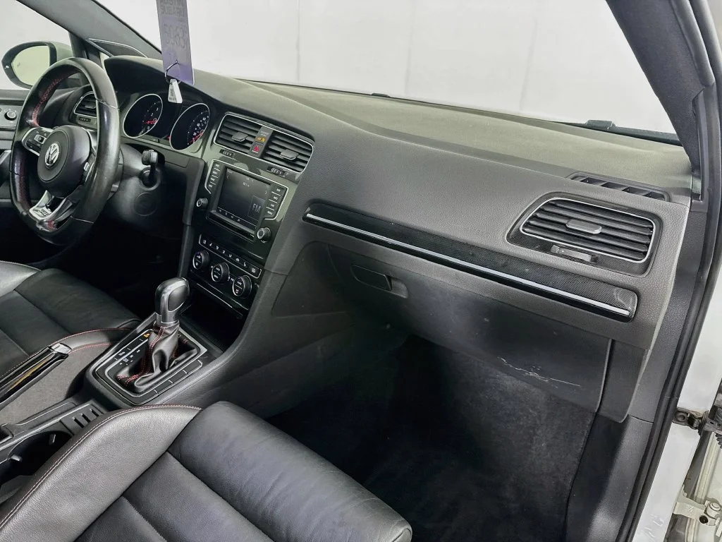 Used 2017 White Volkswagen Autobahn image 36