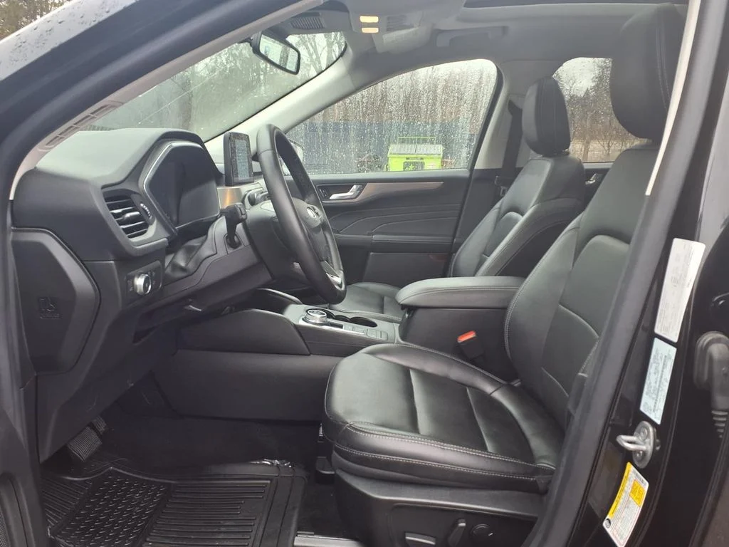 Used 2022 Black Ford Titanium image 7