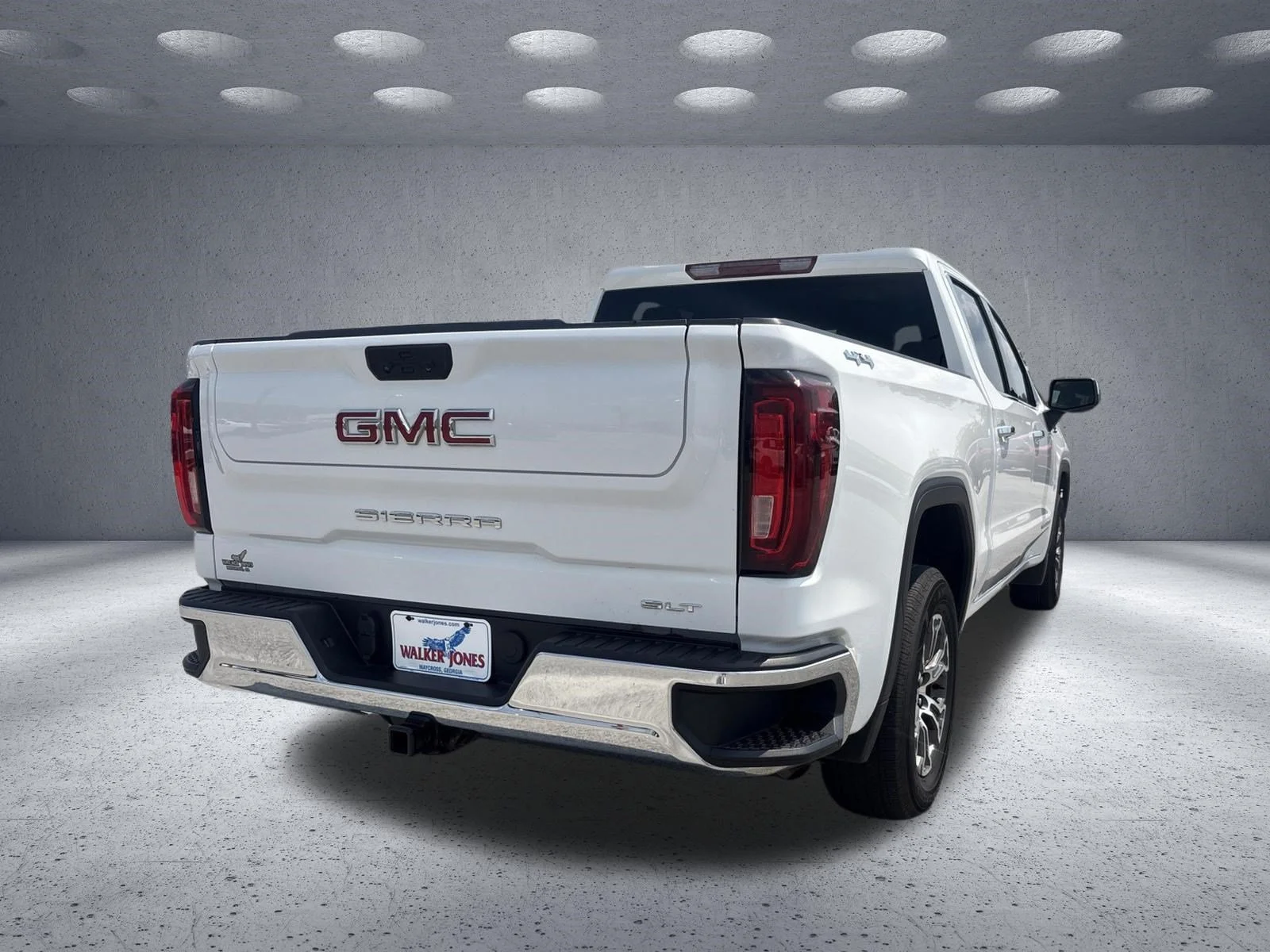 Used 2025 Summit White GMC SLT image 5