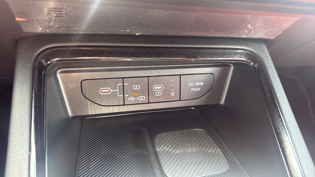 2025 Kia K5 GT-Line - Photo 33