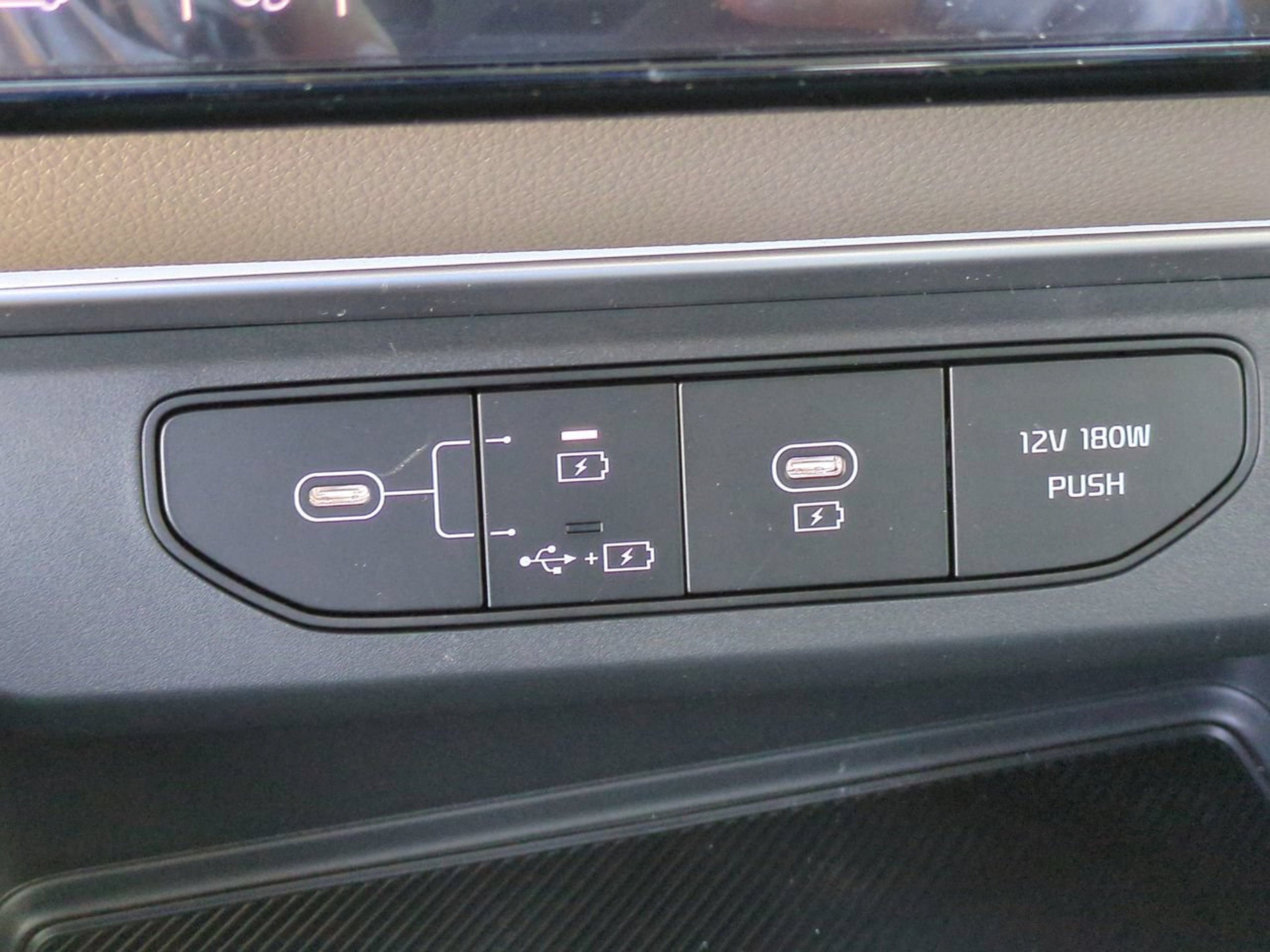 New 2026 Snow White Pearl Kia LXS image 33