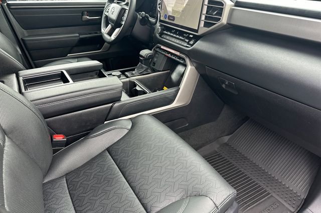 2025 Toyota Tundra Limited - Photo 15