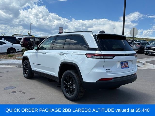 New 2026 Bright White Clear-Coat Exterior Paint Jeep Altitude image 3