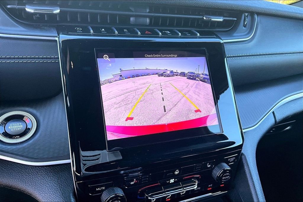 Used 2025 Red Jeep Altitude image 17