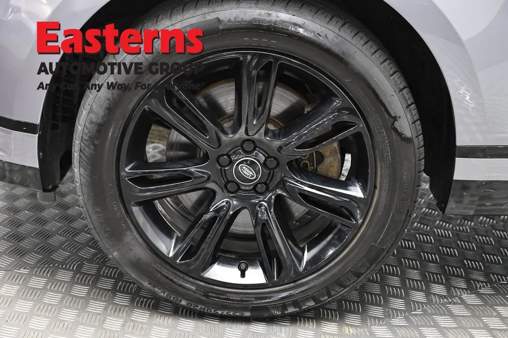 Used 2023 Gray Land Rover R-Dynamic S MHEV image 33
