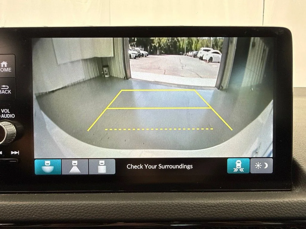 Used 2024 White Honda Base image 22