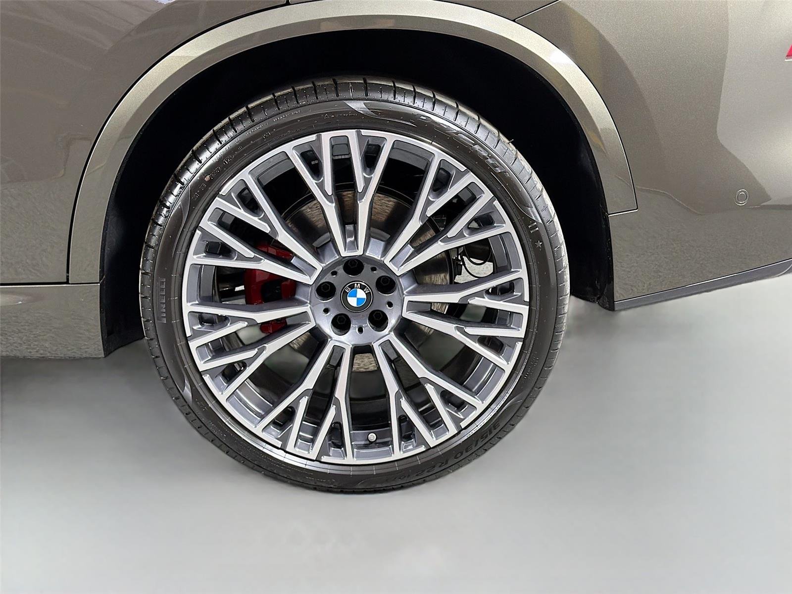 New 2026 Manhattan Green Metallic BMW xDrive40i image 30