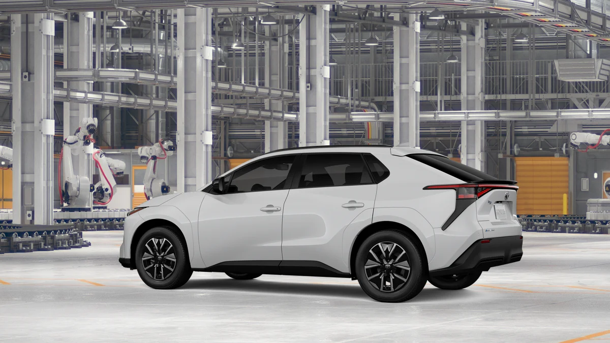 New 2026 Wind Chill Pearl Toyota XLE image 5