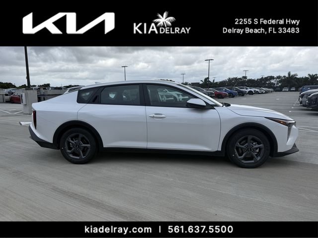 New 2026 Snow White Pearl Kia LXS image 2