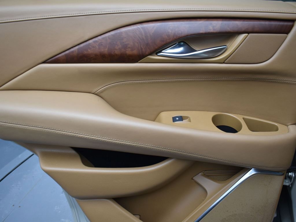 2017 CADILLAC ESCALADE - Image 23