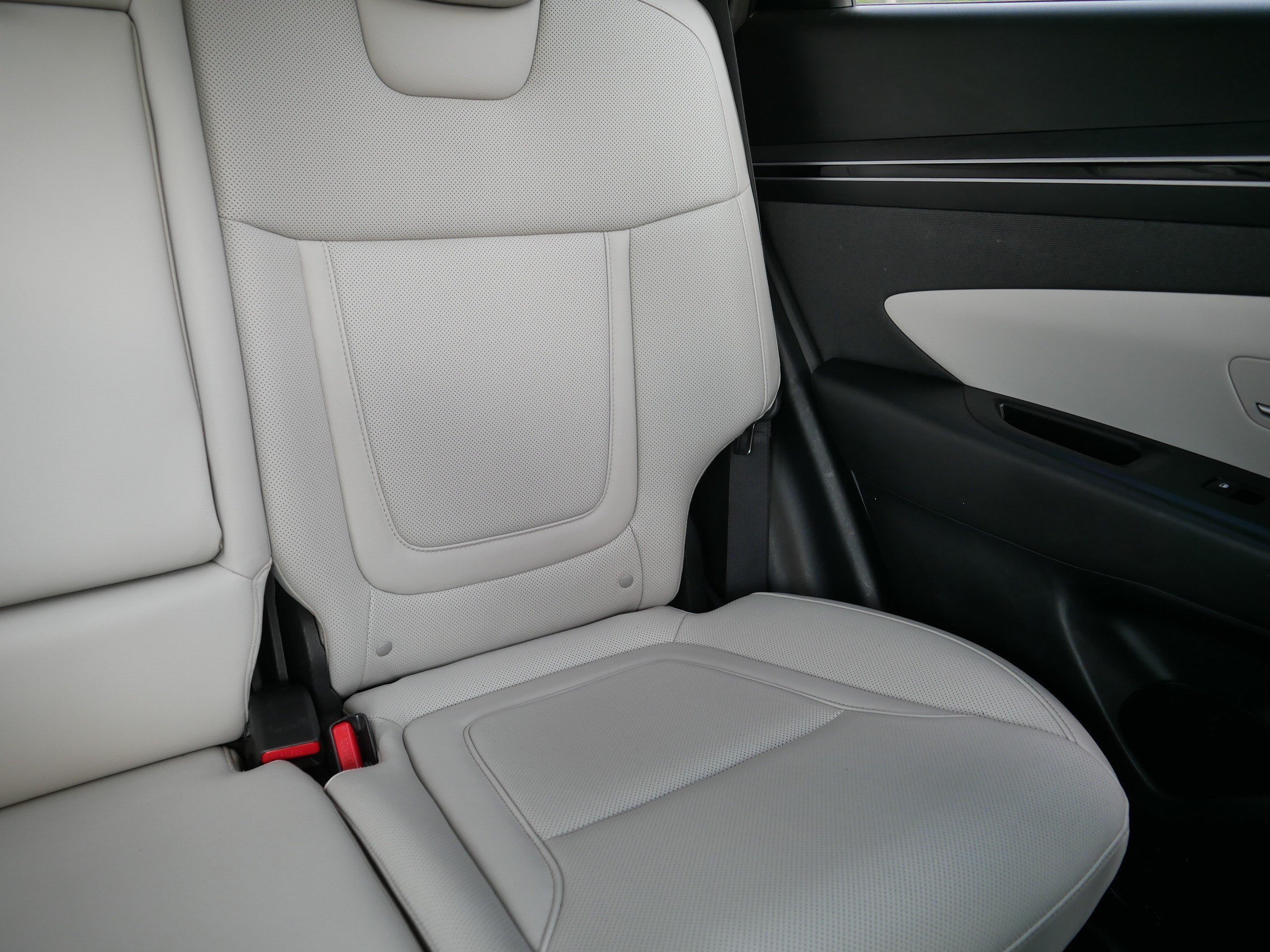 Used 2023 Portofino Gray Hyundai SEL image 14