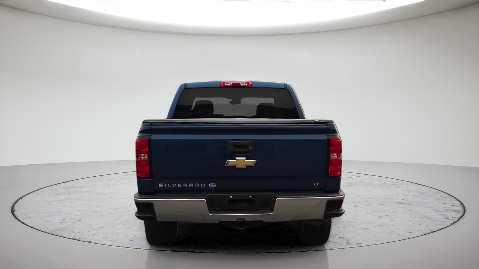 Used 2018 Deep Ocean Blue Chevrolet LT image 8