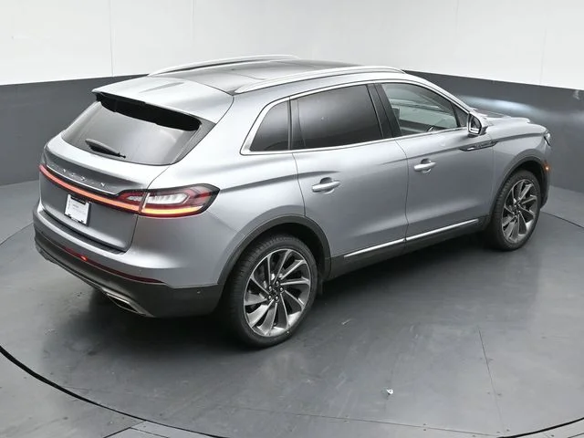Used 2022 Silver Lincoln Reserve image 45