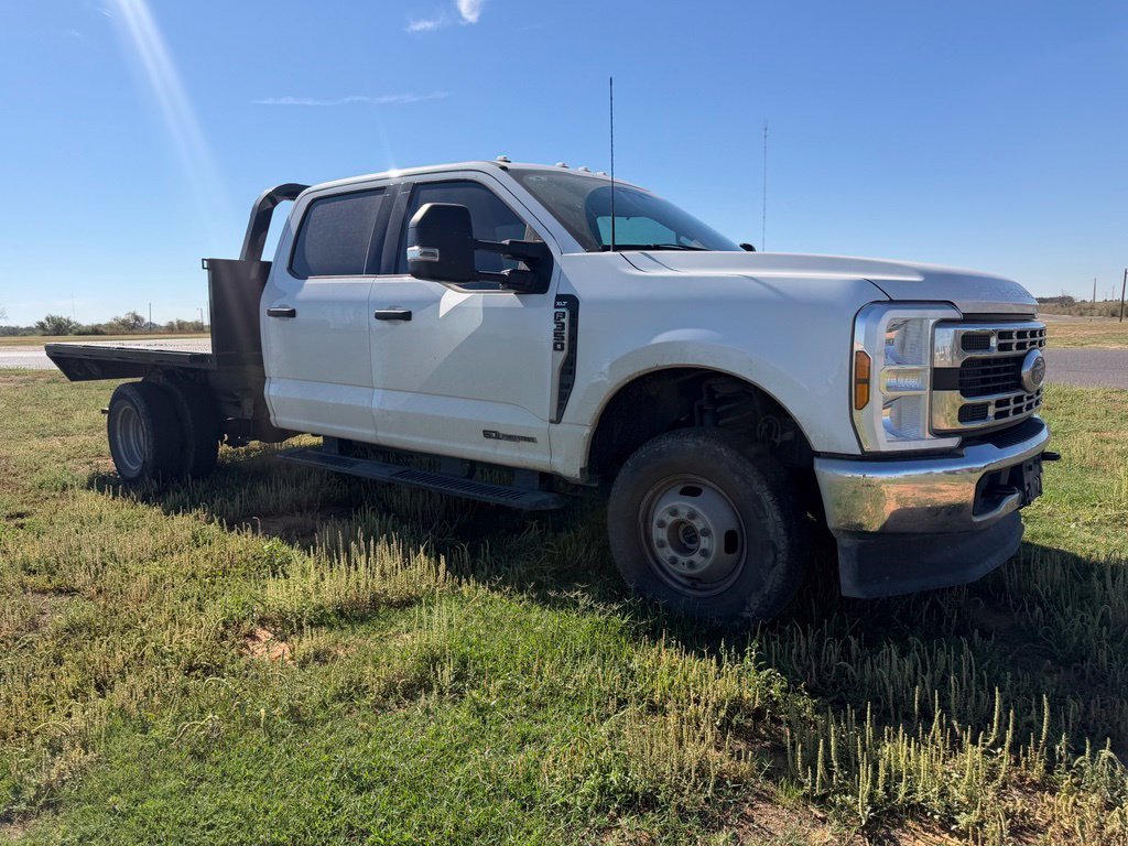 Used 2024 Oxford White Ford XLT image 11