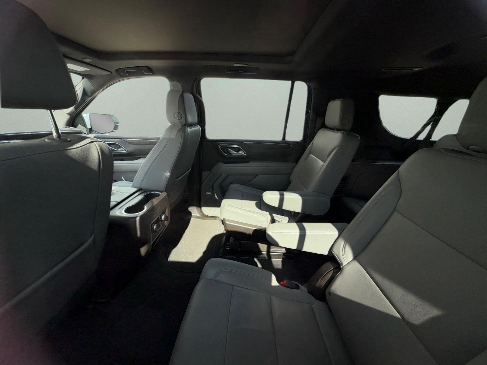 Used 2023 Iridescent Pearl Tricoat Chevrolet LT image 18
