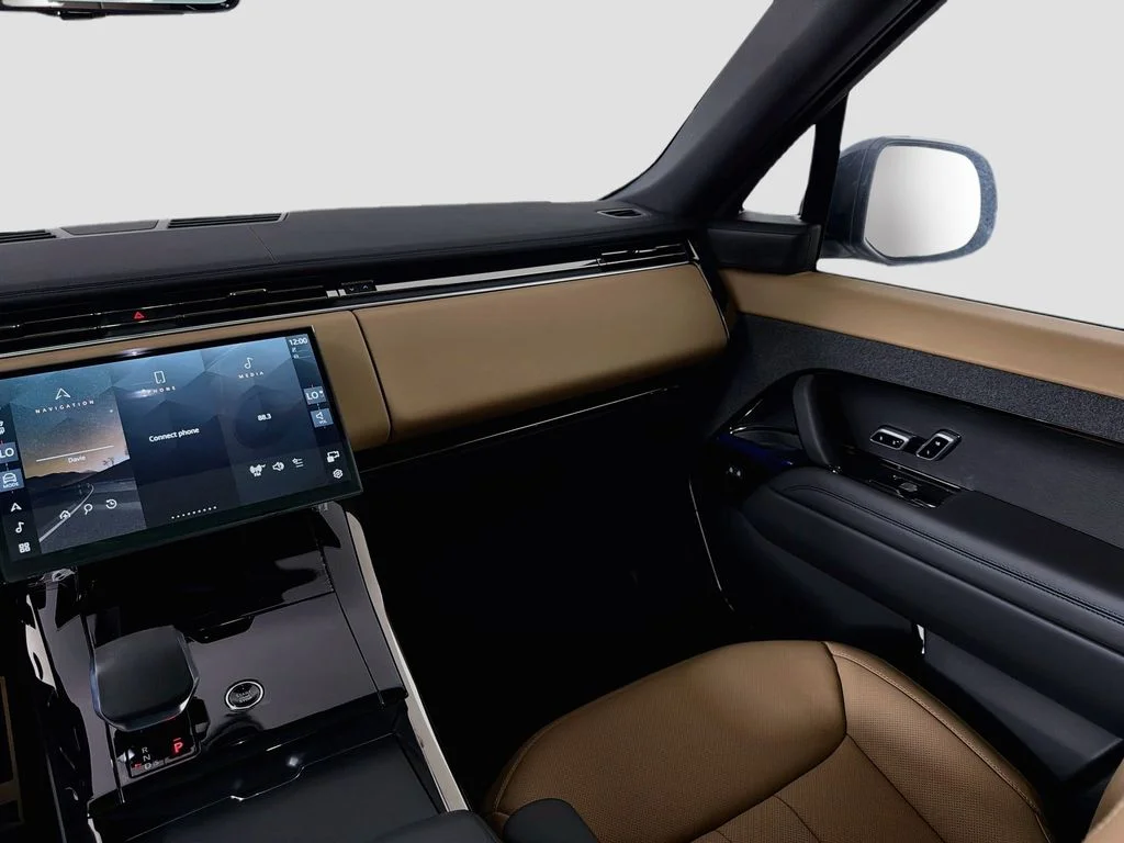 New 2026 Fuji White Land Rover Dynamic SE image 25
