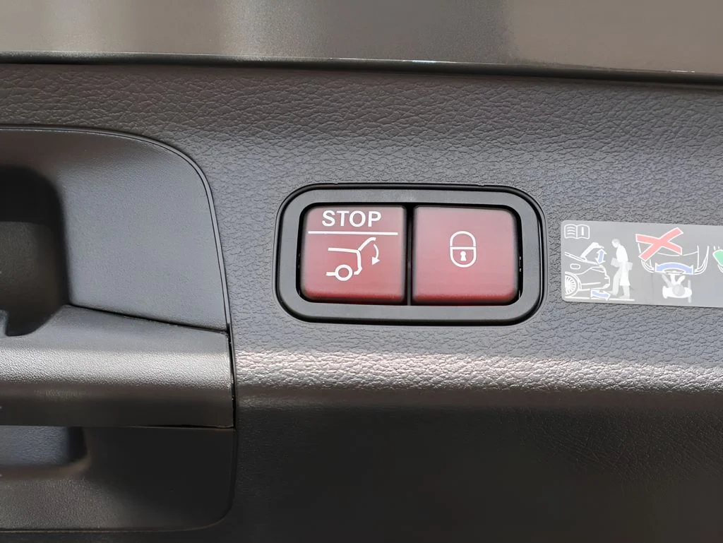 New 2026 Selenite Grey Metallic Mercedes-Benz GLS 450 image 16