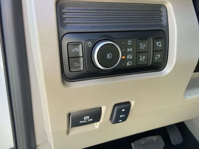New 2026 Star White Metallic Tri-Coat Ford F-450® Platinum® image 16