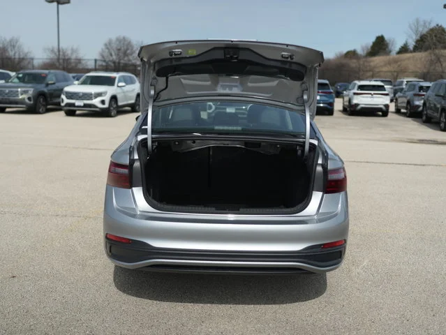 New 2026 Pyrite Silver Metallic Volkswagen 1.5T SE image 7