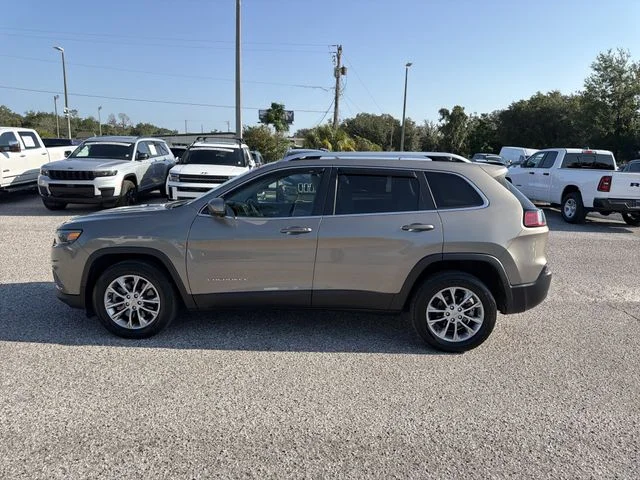 Used 2021 Beige Jeep Latitude Plus image 7