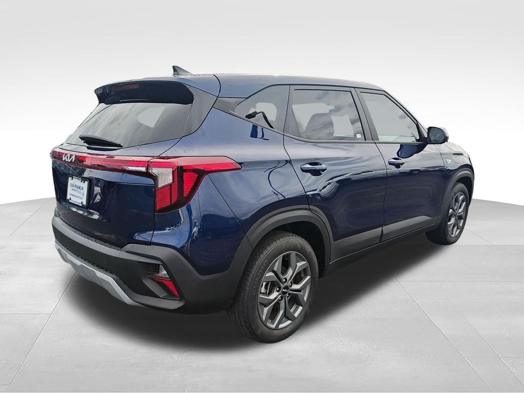 Used 2026 Blue Kia LX image 5