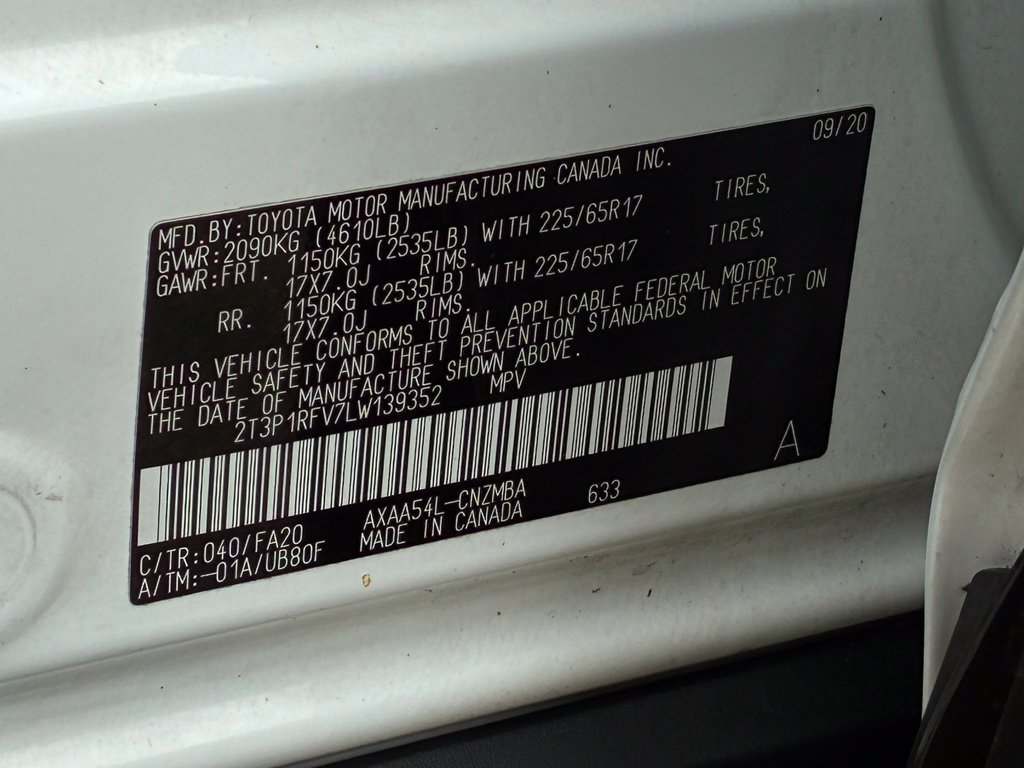 Used 2020 White Toyota XLE image 33