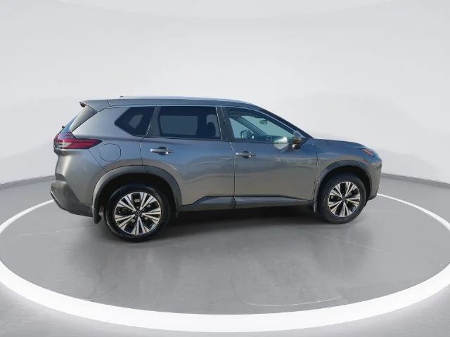 Used 2022 Gray Nissan SV image 8