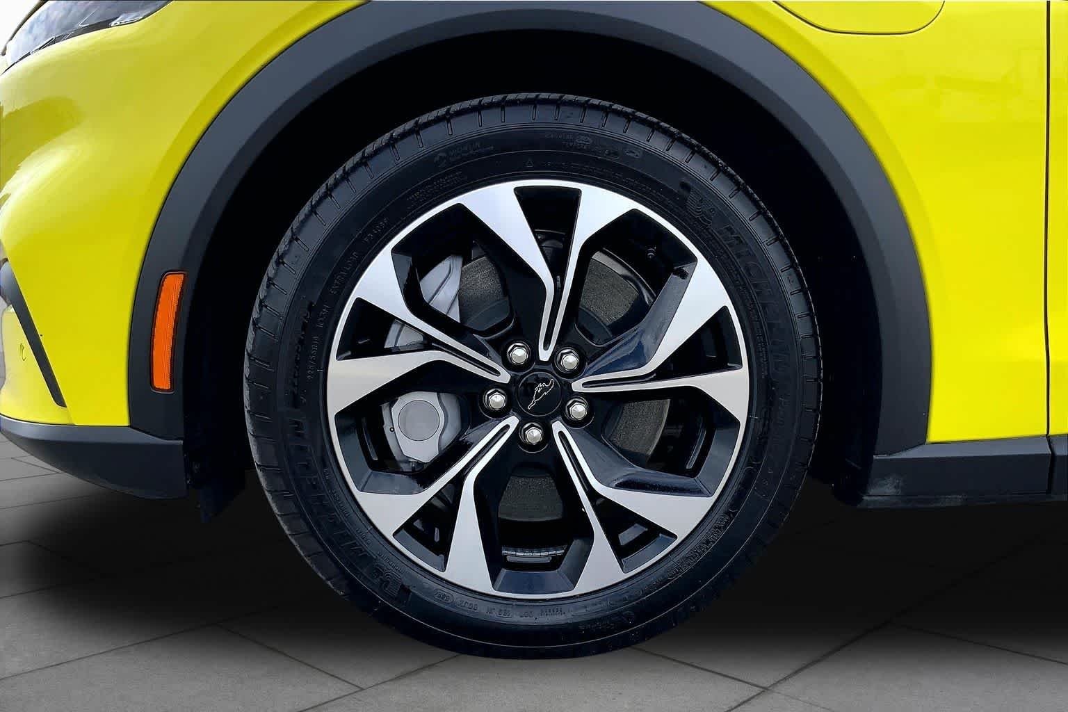 Used 2025 Grabber Yellow Ford Select image 10