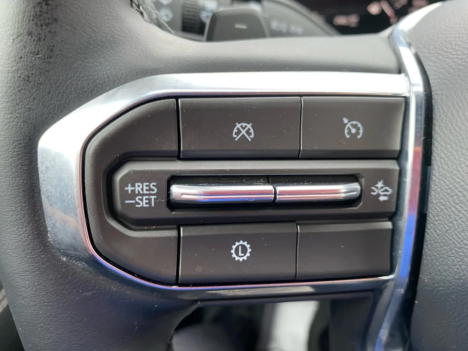 Used 2026 Summit White GMC Elevation image 26