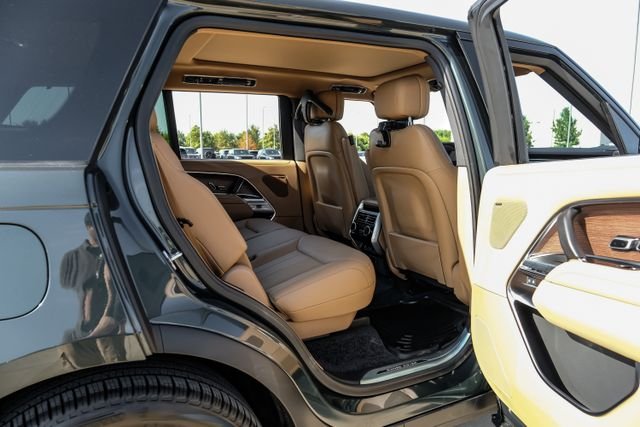 New 2026 Belgravia Green Land Rover SE image 43