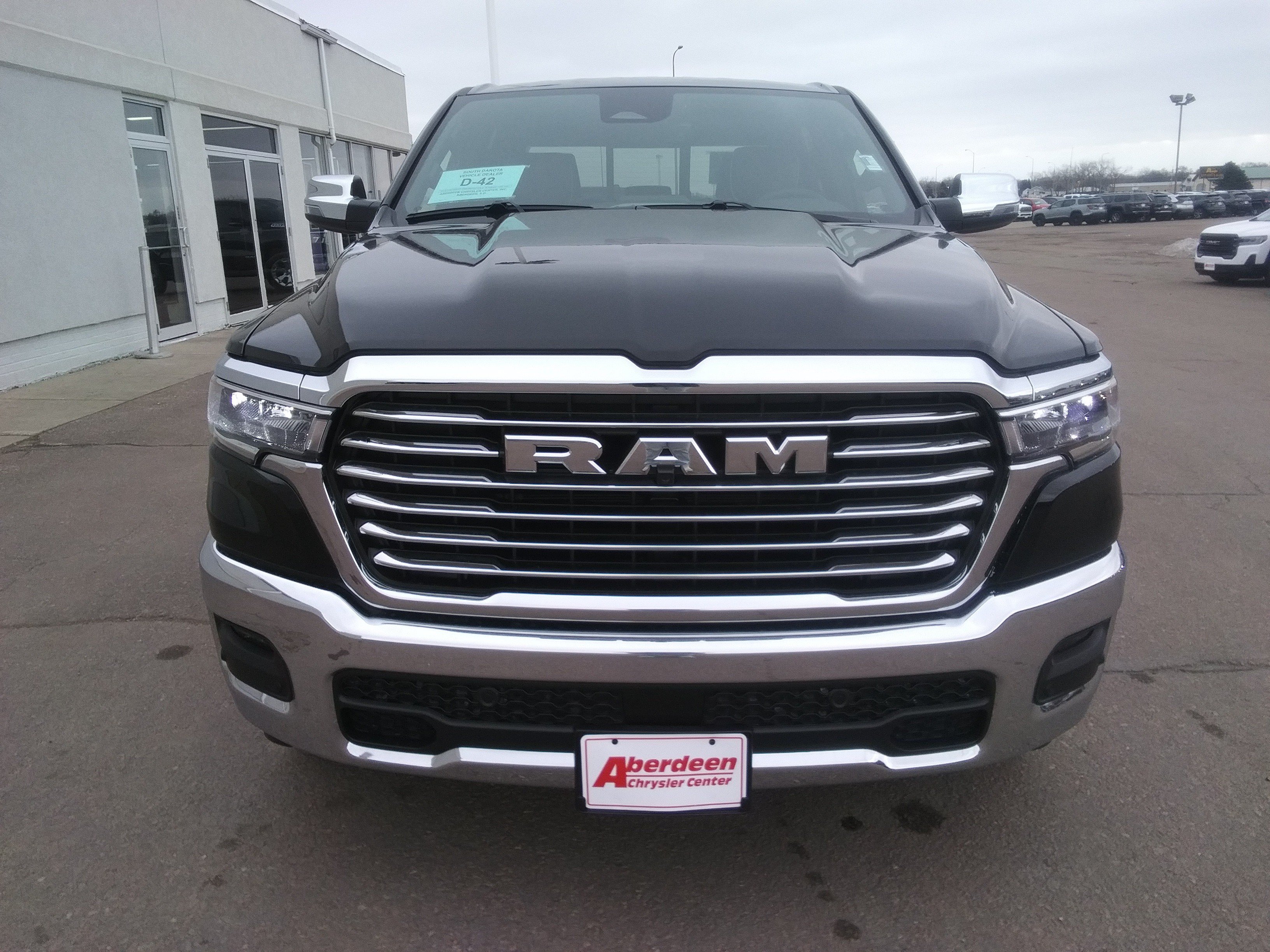 New 2026 Diamond Black Crystal Pearl-Coat Exterior Paint RAM Laramie image 3