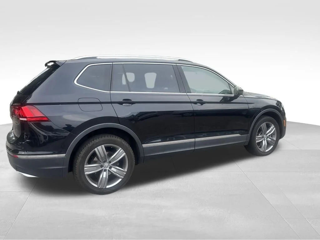 Used 2021 Black Volkswagen 2.0T SEL image 34