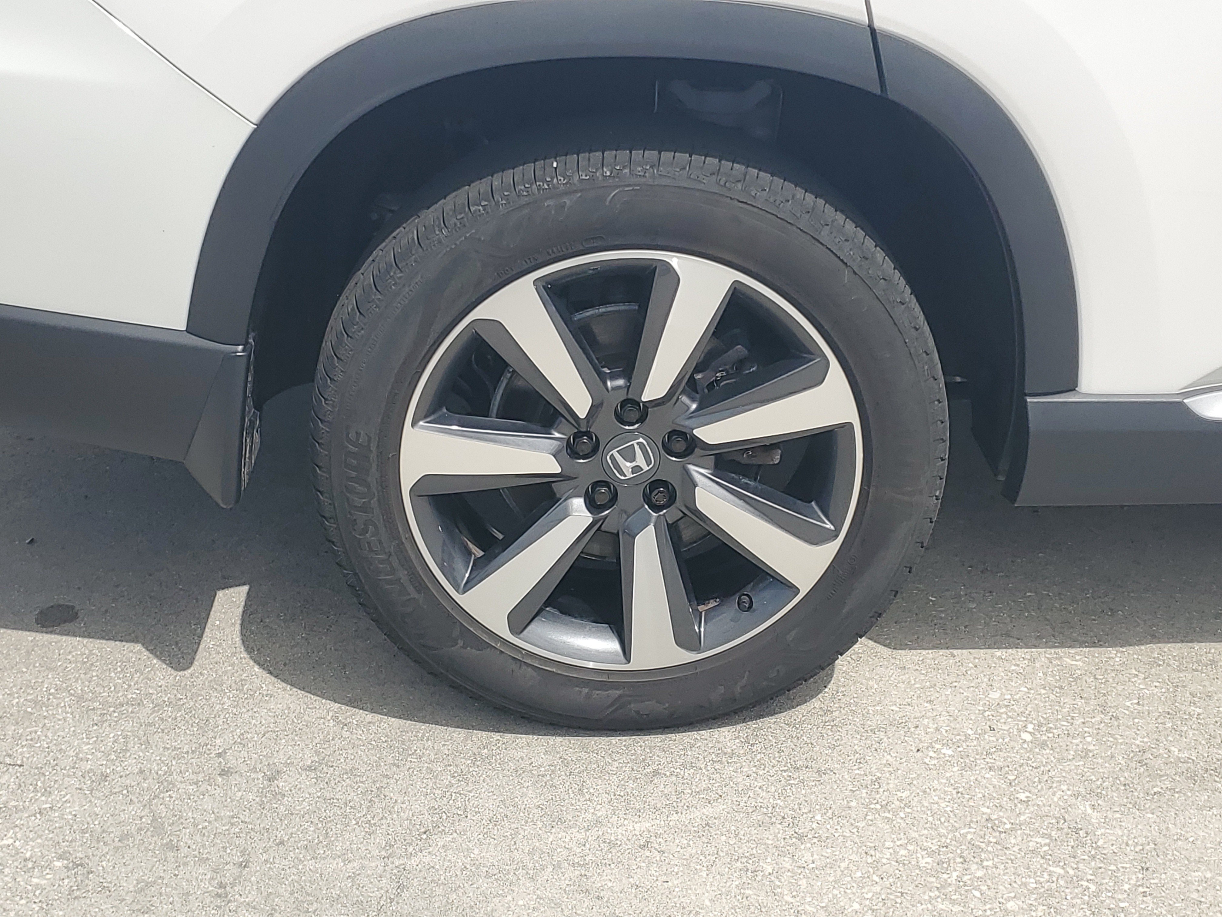 Used 2025 White Honda Touring image 7