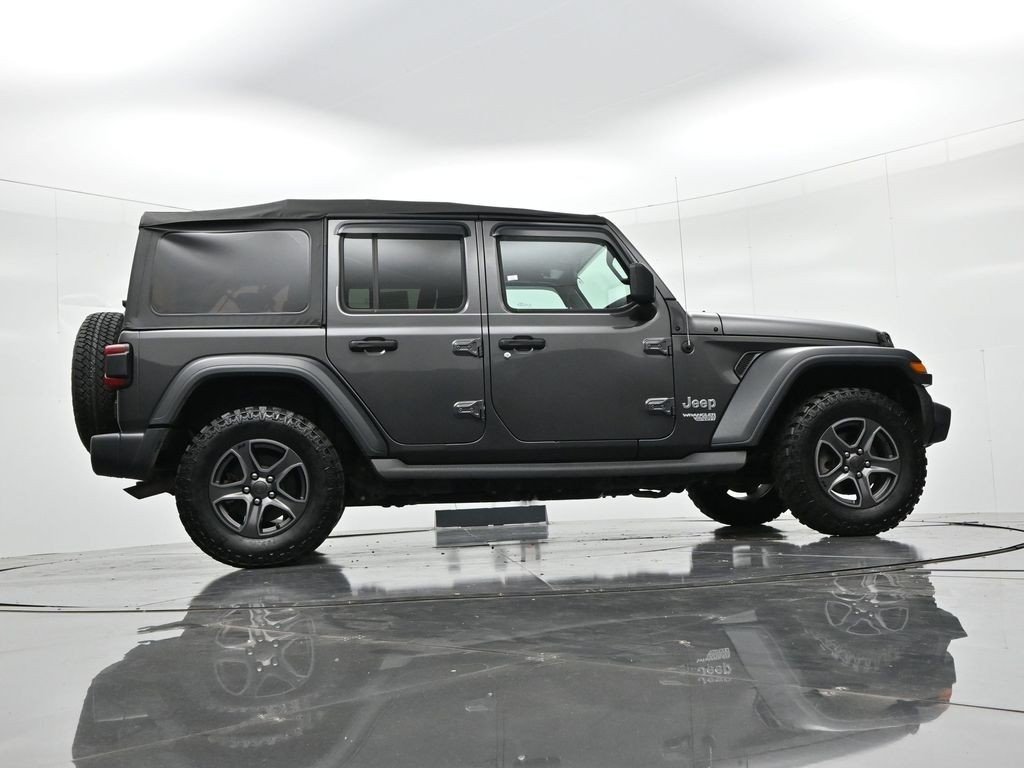 Used 2018 Crystal Metallic Jeep Unlimited Sport S image 21
