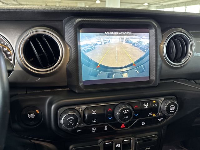 Used 2020 Ocean Blue Metallic Clearcoat Jeep Unlimited Sahara image 26
