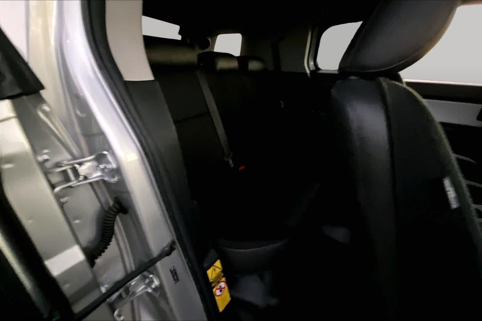Used 2008 White/Titanium Metallic Toyota  image 20