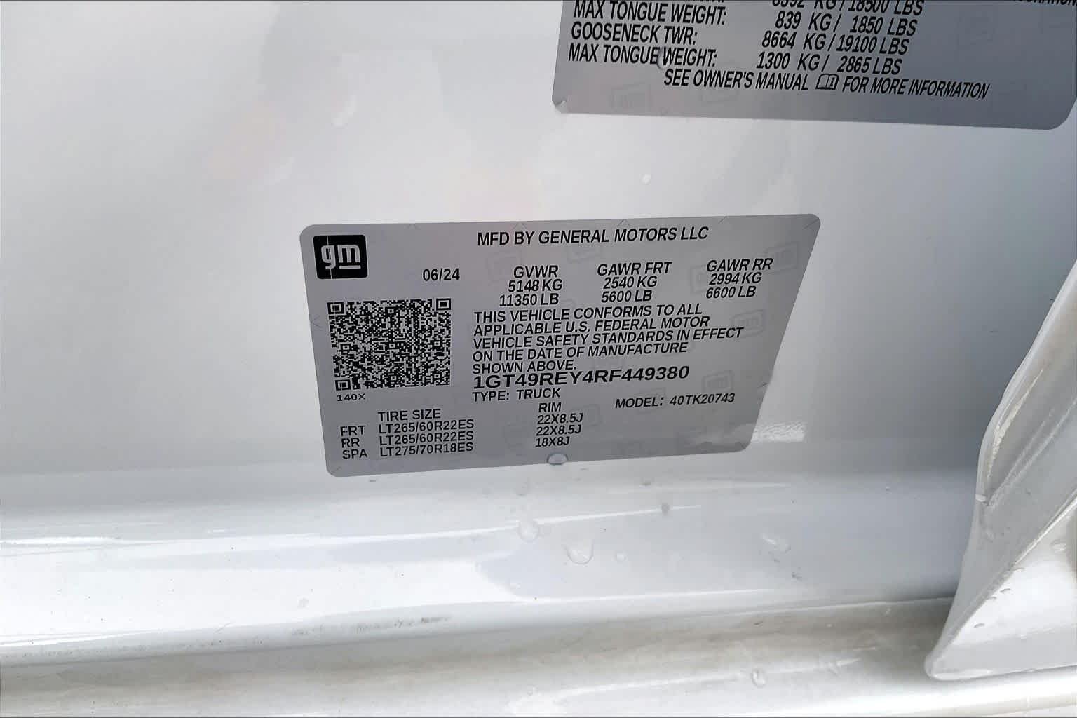 Used 2024 White Frost Tricoat GMC Denali image 35