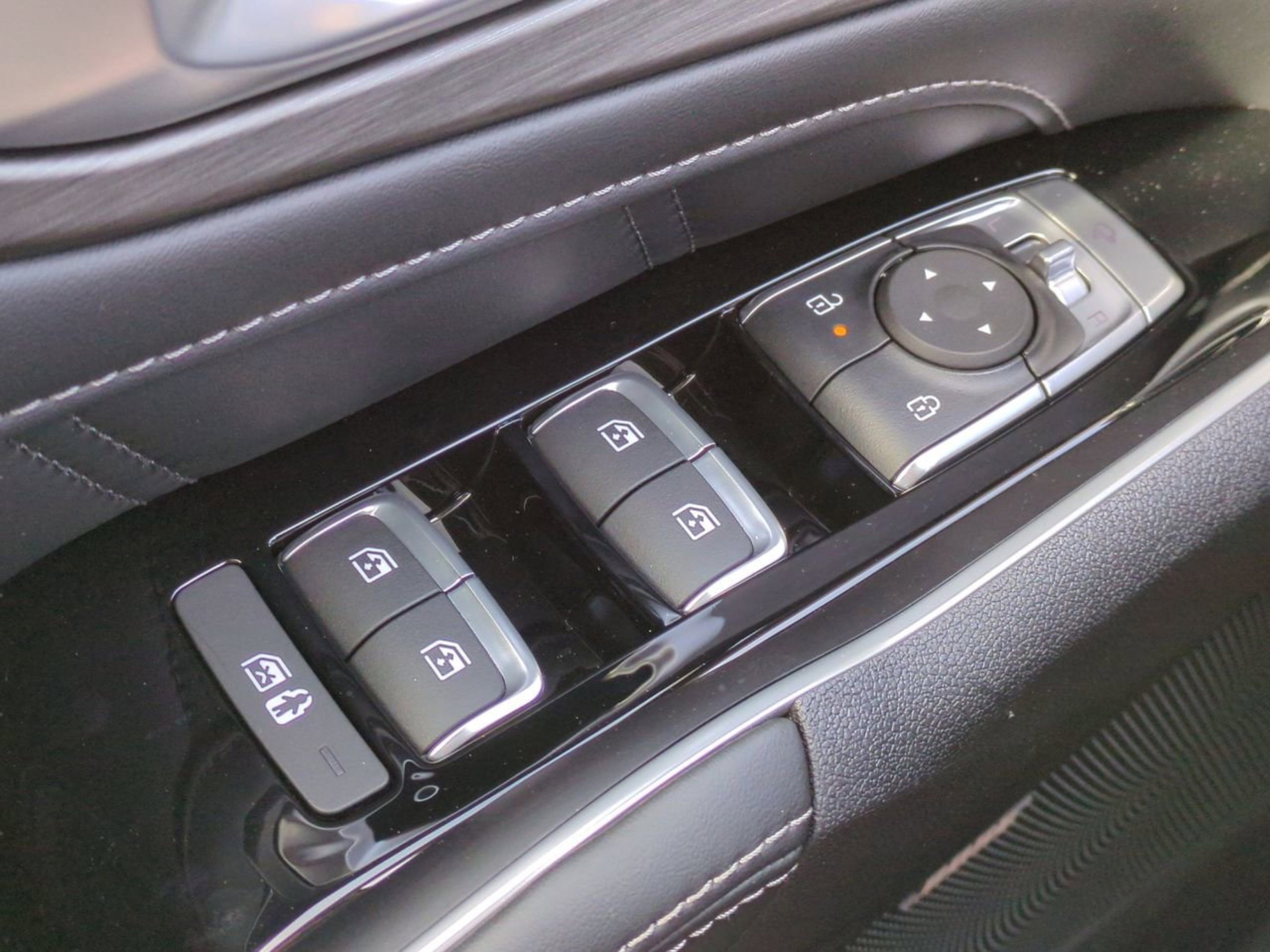 New 2026 Ivory Silver Kia X-Line SX AWD image 30