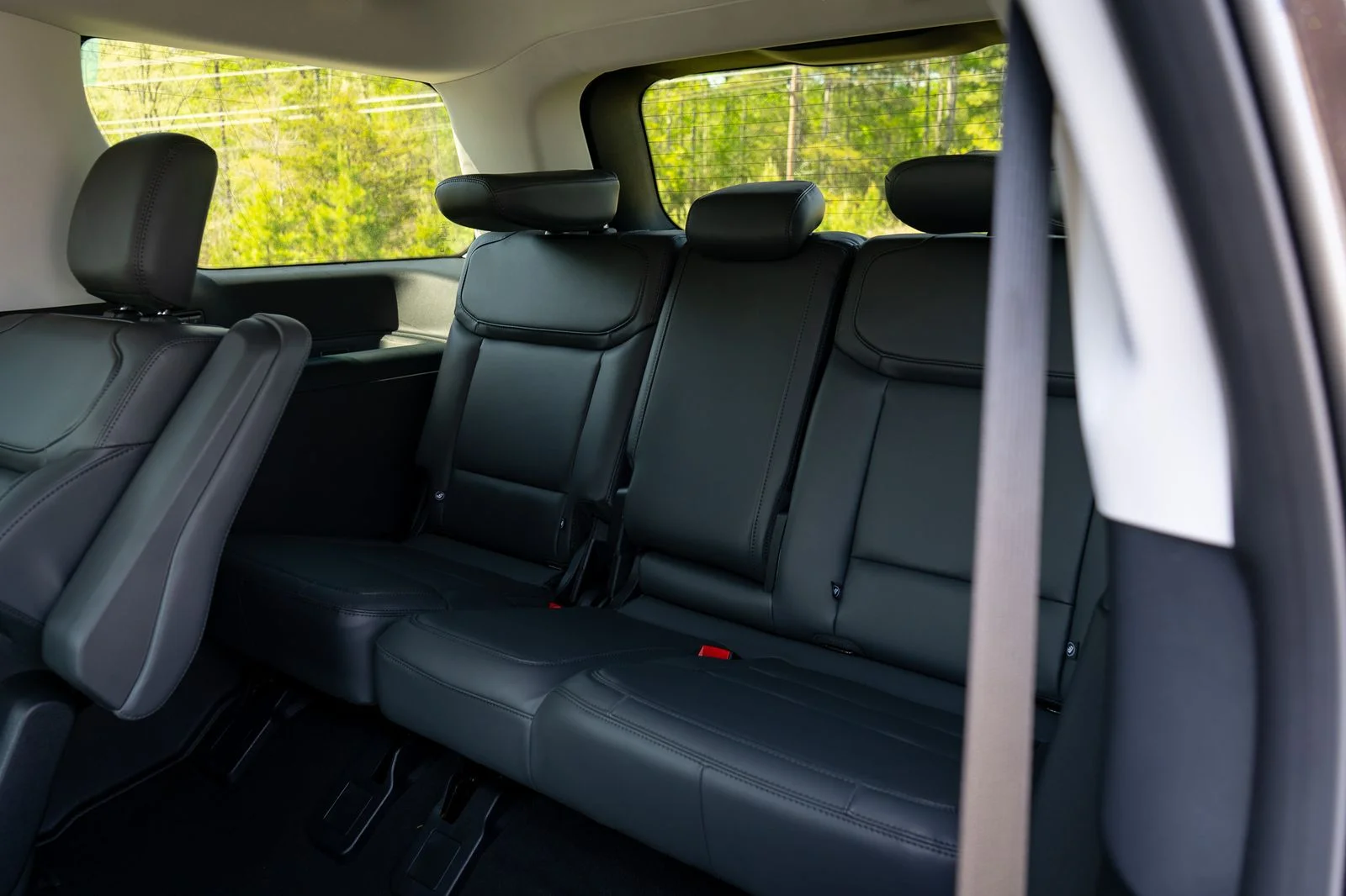 New 2026 Dark Matter Gray Metallic Ford Active image 19