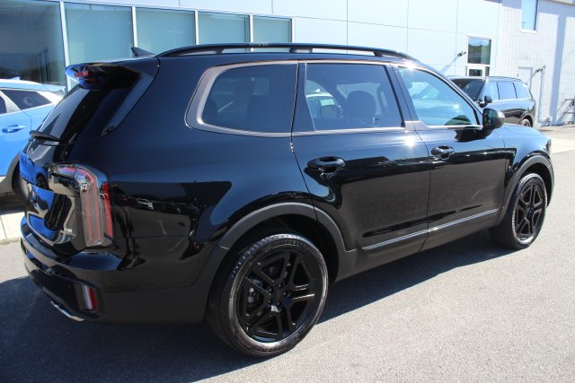 Used 2025 Black Kia EX X-Line image 33