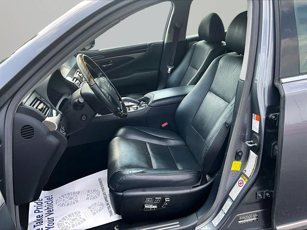 Used 2016 Gray Lexus 460 image 24