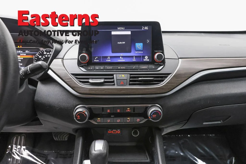 Used 2024 Black Nissan 2.5 SV image 12