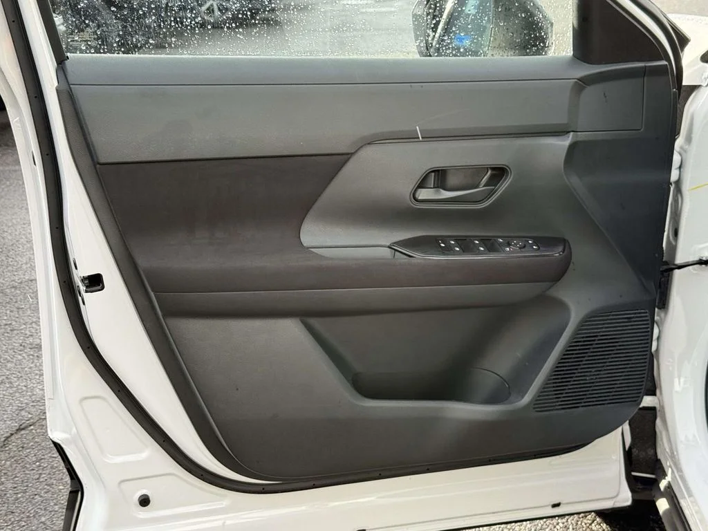 Used 2025 White Nissan S image 28