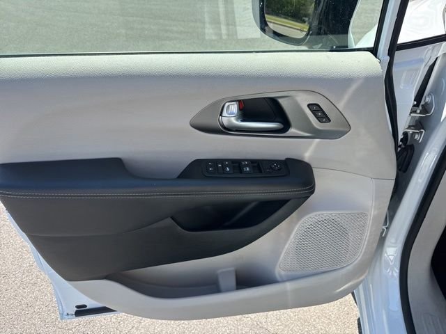 Used 2024 Bright White Clearcoat Chrysler Touring L image 14