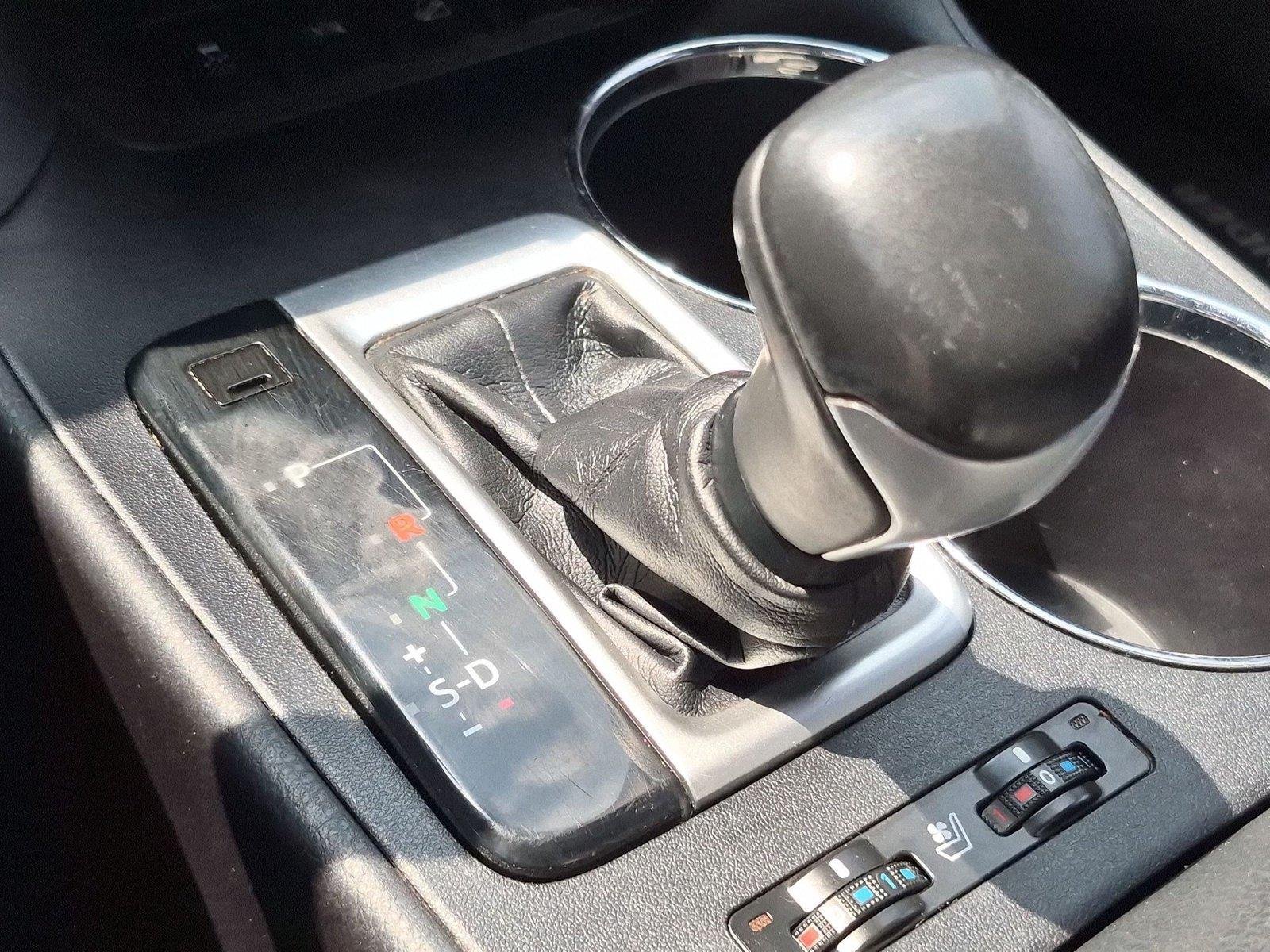 Used 2014 Silver Sky Metallic Toyota Limited image 29