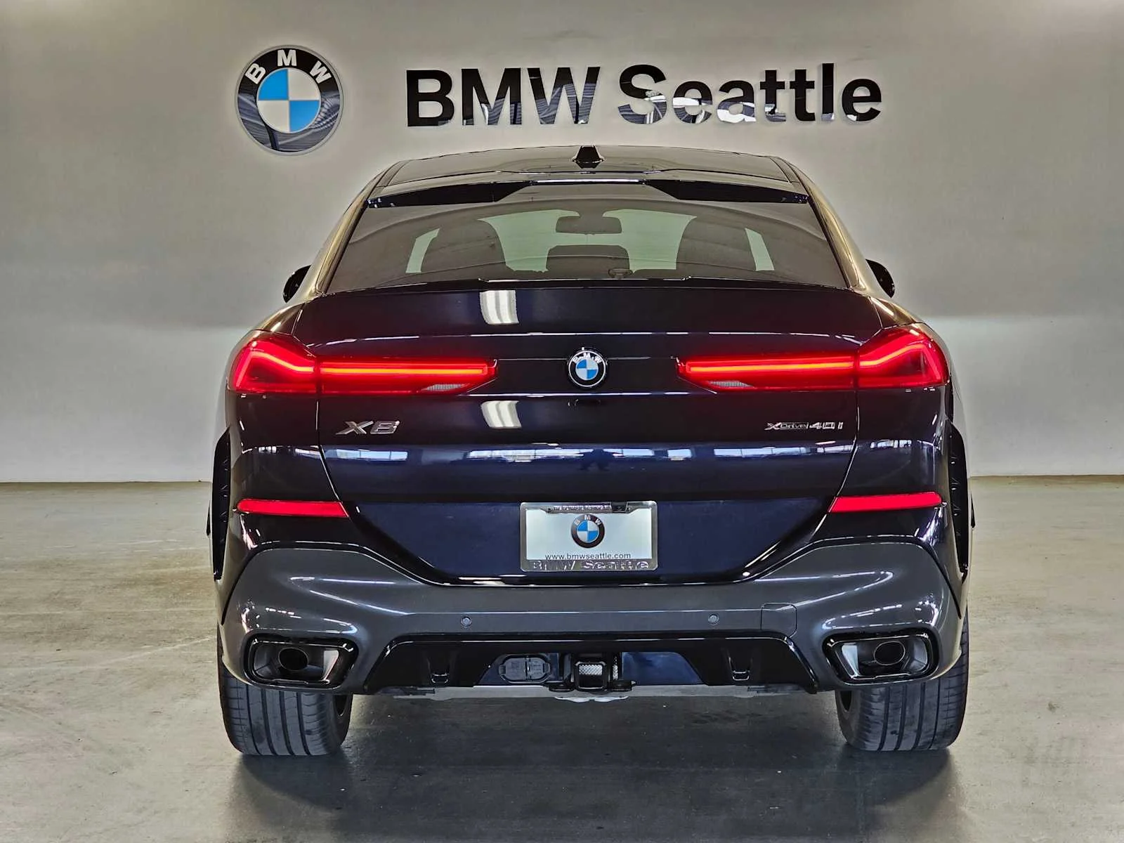 Used 2024 Carbon Black Metallic BMW xDrive40i image 5