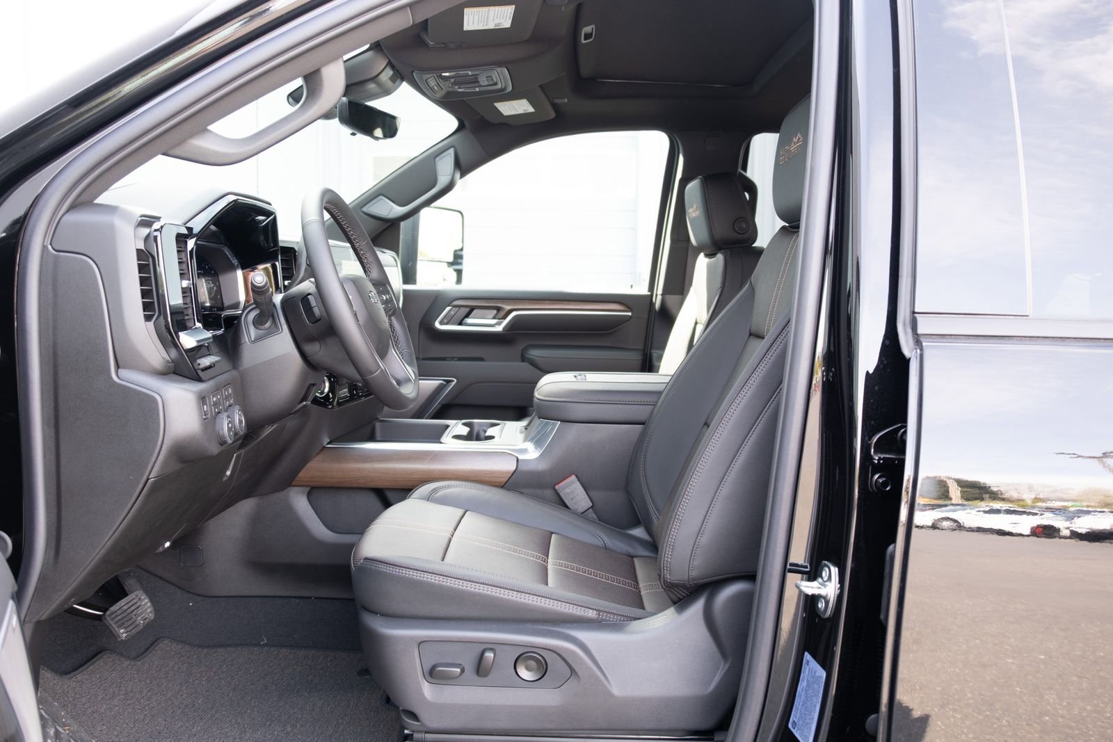 2026 Chevrolet Silverado 3500HD High Country - Photo 12