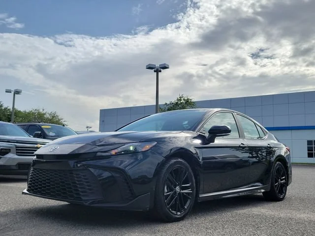 2025 Toyota Camry LE - Photo 9