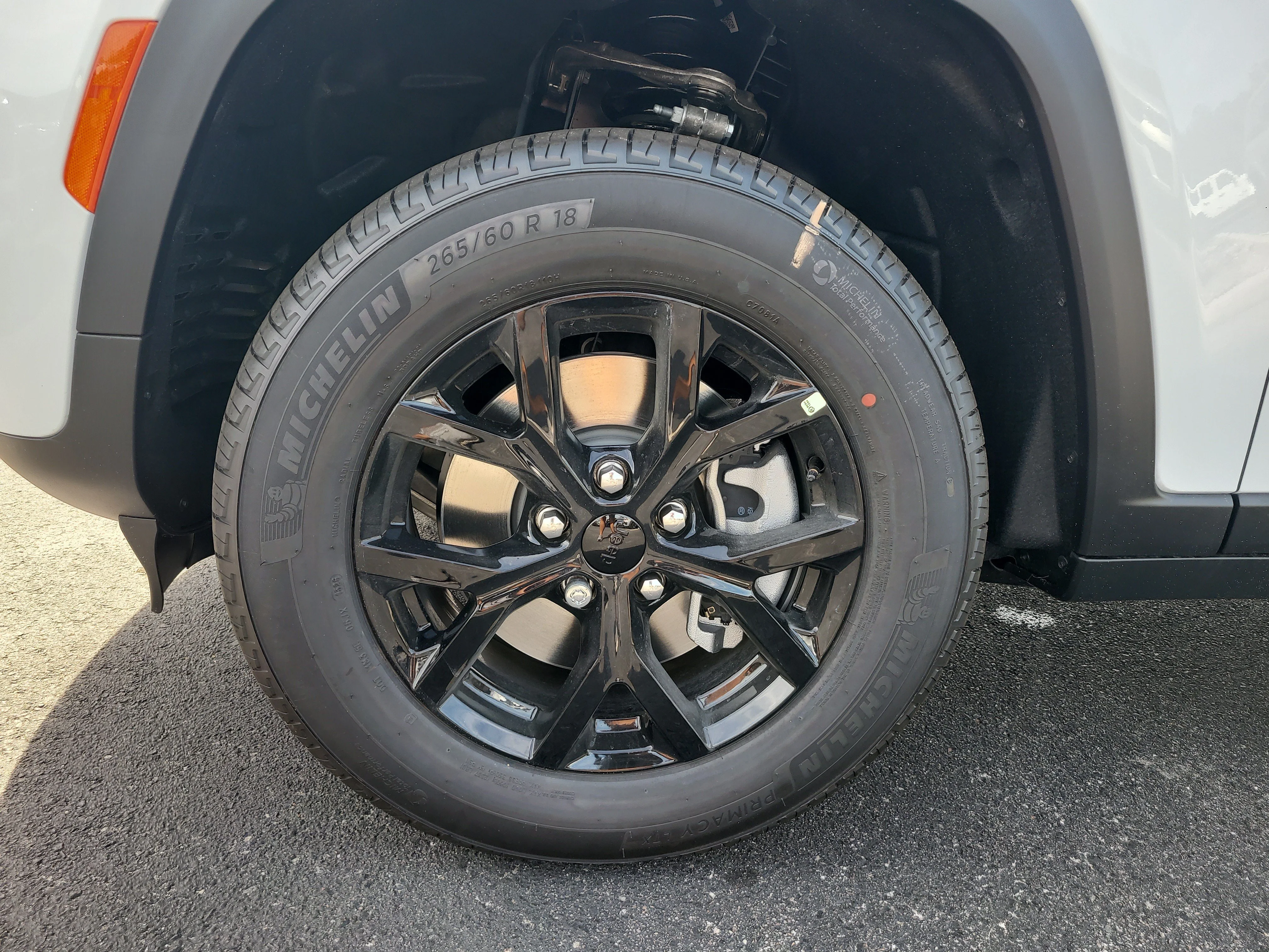New 2026 Bright White Clearcoat Jeep Laredo Altitude image 10