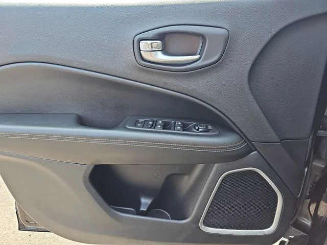 Used 2019 Black Jeep Latitude image 24